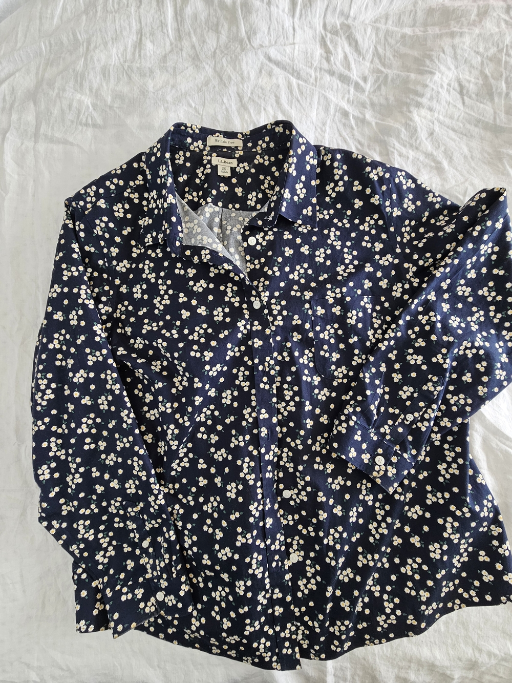 L.L. Bean Navy Floral Button Down with Daisies Size 2X